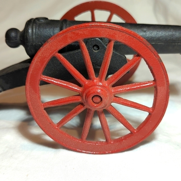 Vintage Cast Iron Black Field Cannon Red Spoke Wheel Toy Collectible Antique - Picture 3 of 12
